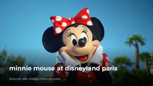 minnie mouse at disneyland paris