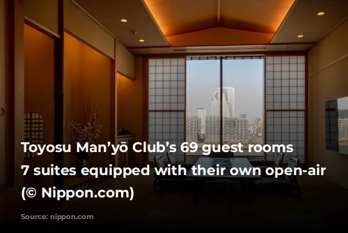 Toyosu Man’yō Club’s 69 guest rooms include 7 suites equipped with their own open-air baths. (© Nippon.com)