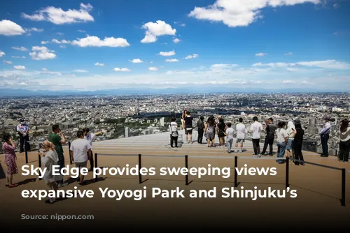 Sky Edge provides sweeping views of expansive Yoyogi Park and Shinjuku’s skyscrapers.