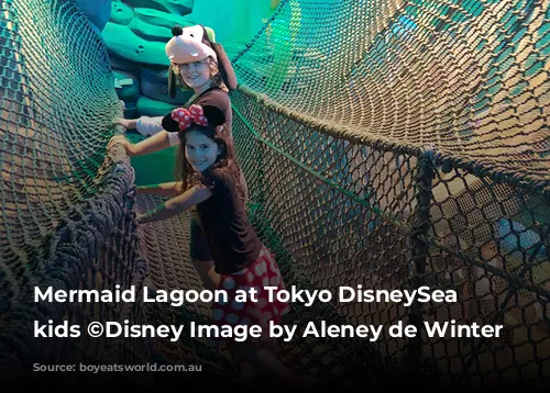 Mermaid Lagoon at Tokyo DisneySea with kids ©Disney Image by Aleney de Winter